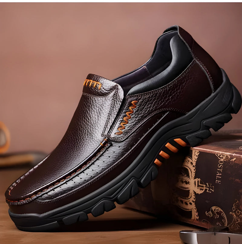 Business casual shoes with soft slip-on function and rubber outsole for all-day wear, available in black and brown leather with sizes 38-44 for a tailored fit.