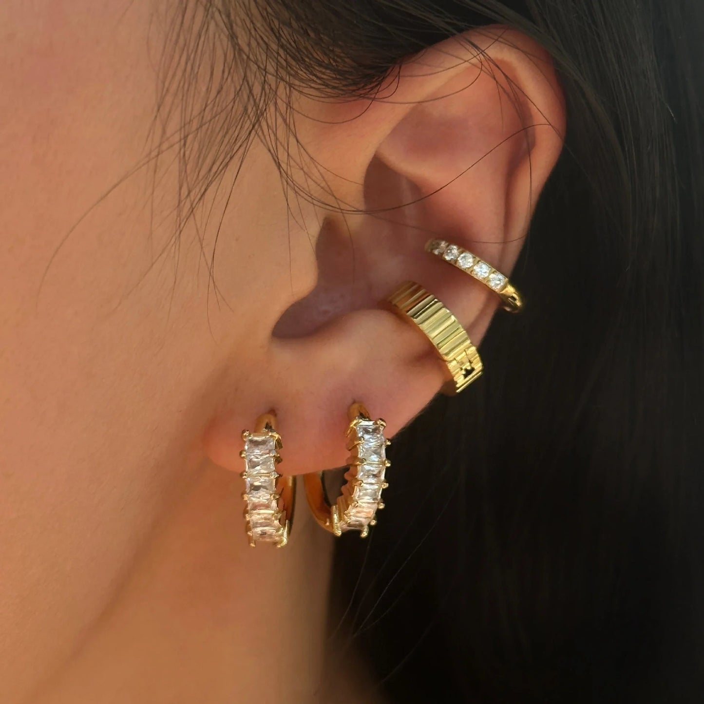 Retro titanium steel small zircon earrings with flower design in gold