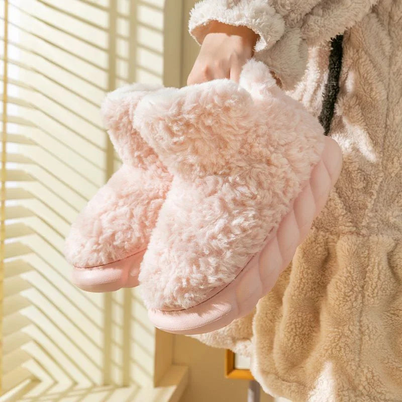 Cozy indoor and outdoor winter slippers with comfortable heels, available in a variety of colors including white, pink, khaki, green, and curry.