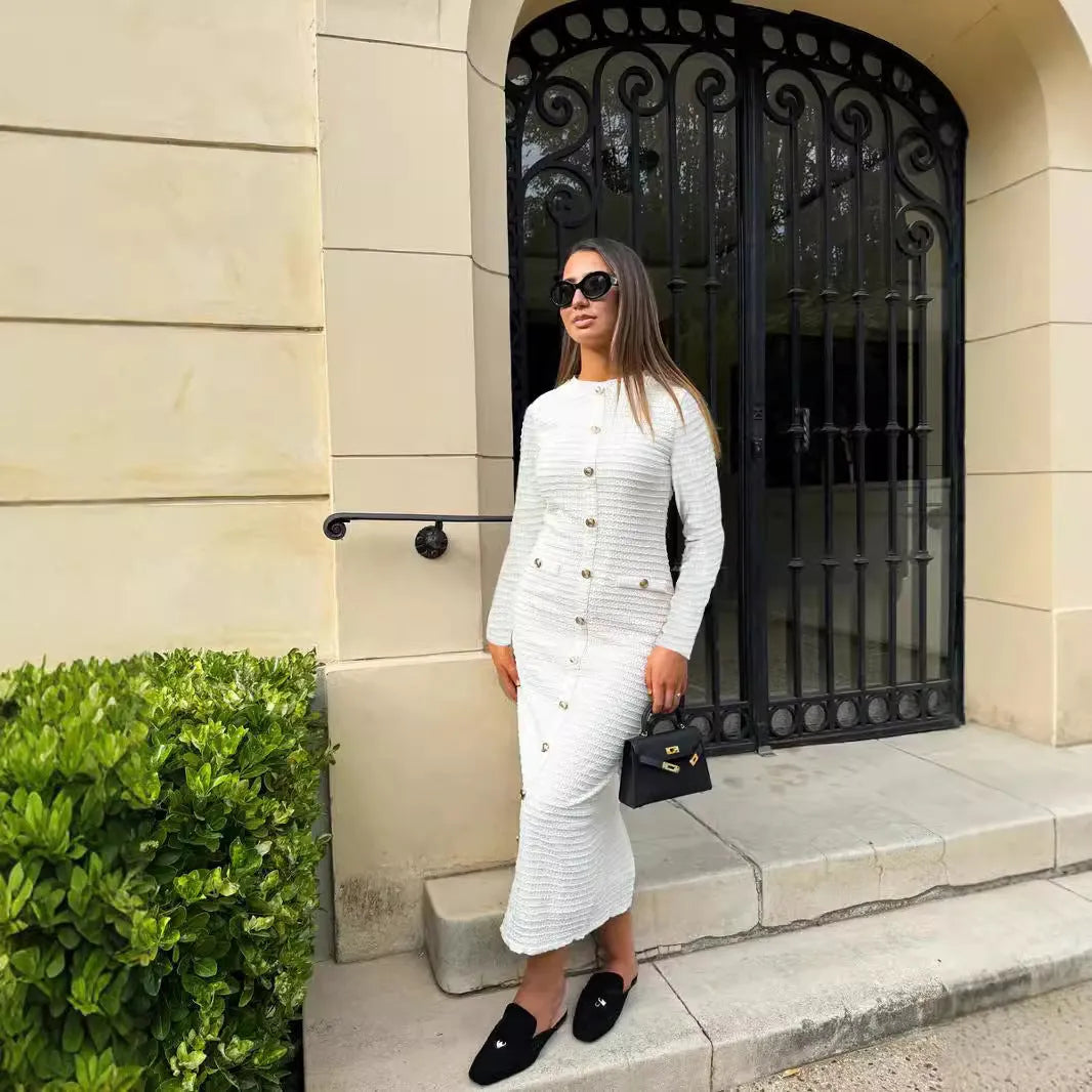 French retro slim fit knitted long-sleeved dress with buttons in black or white.