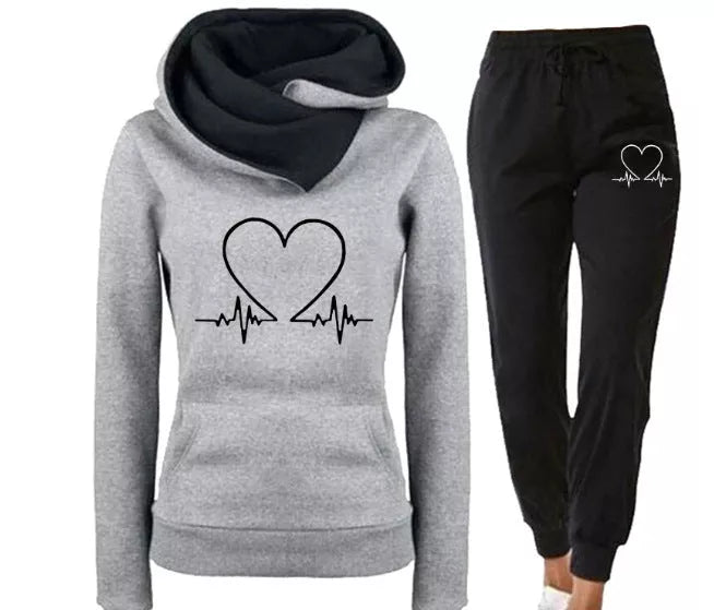 Women's Love Heart Printed Sports Suit with hooded sweatshirt and drawstring pants