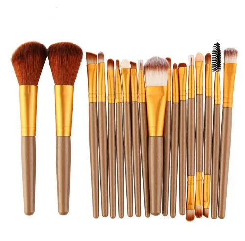 MAANGE 18-piece make-up brush set with fan-shaped tools for contouring and blending on a table