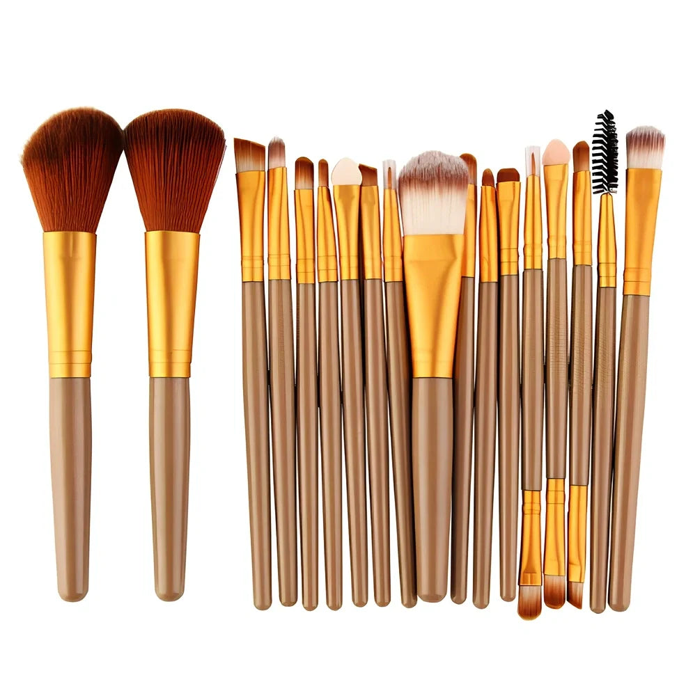 MAANGE 18-piece makeup brush set with fan-shaped tools and various brush heads