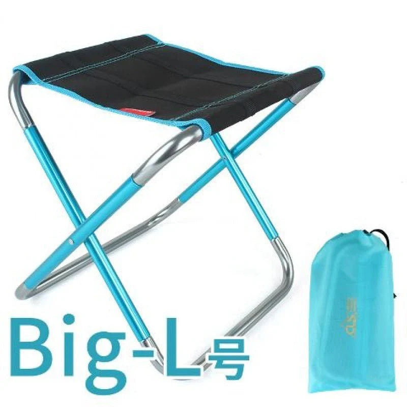 Compact outdoor folding chair in blue or red with aluminum frame and Oxford cloth seat