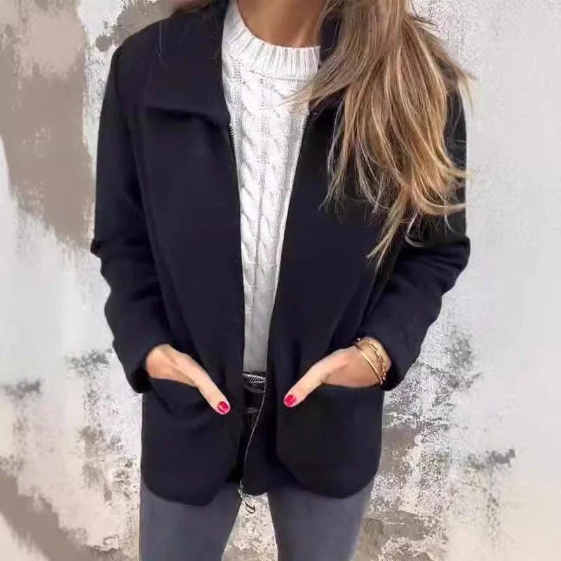 Stylish zippered jacket with pockets in various colors, perfect for fall and winter wear