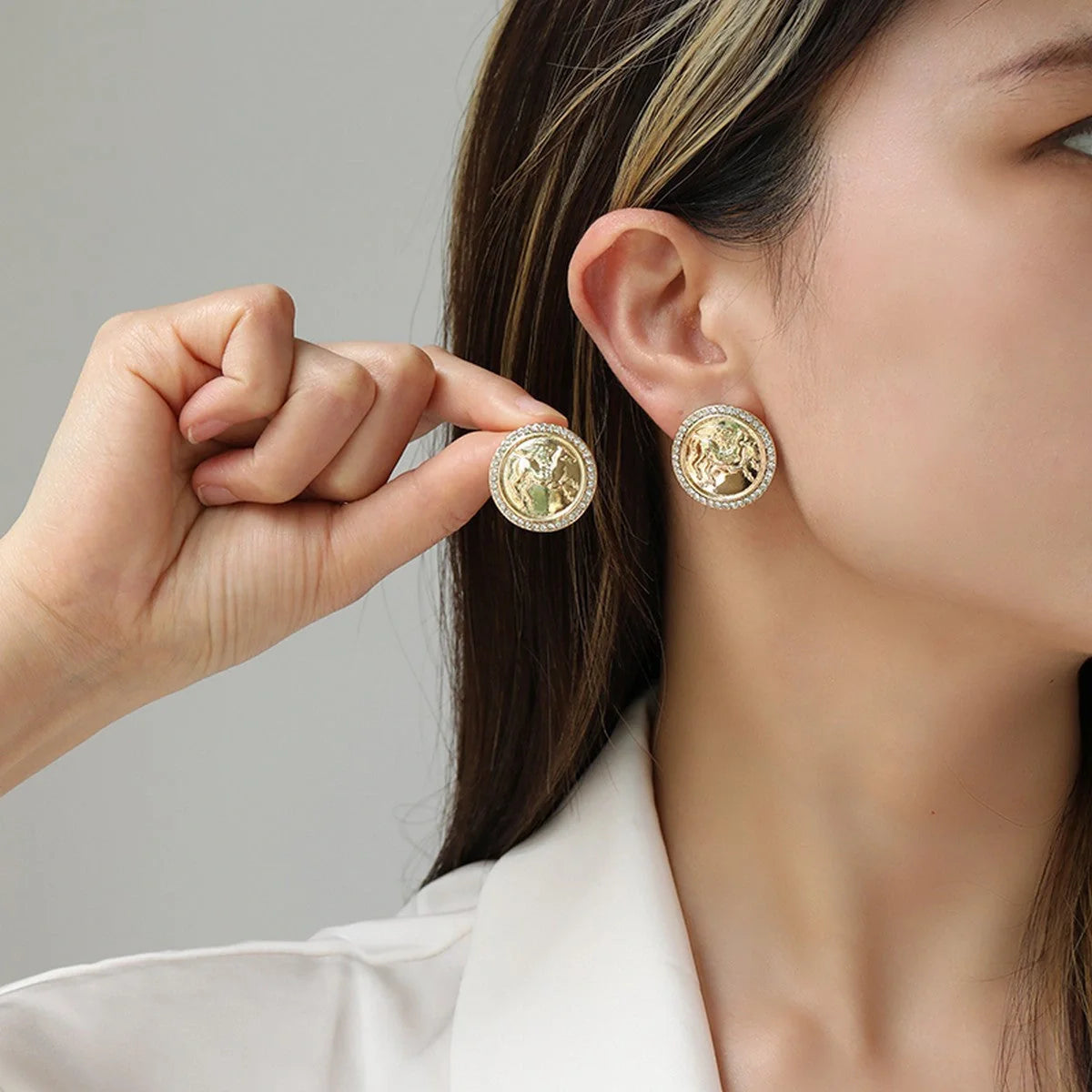 Intricate Pegasus coin pendant necklace and earrings set with classic O-chain design in alloy metal