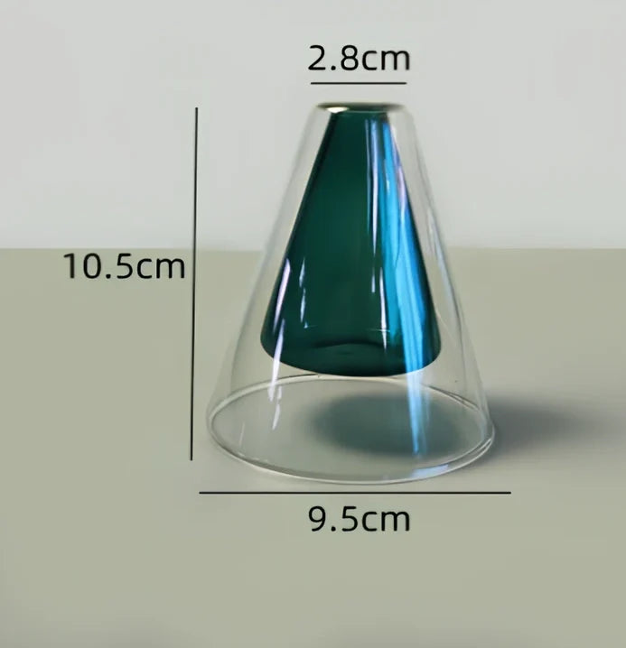 High borosilicate glass vase with double-layer construction measuring 15cm tall and 8cm wide