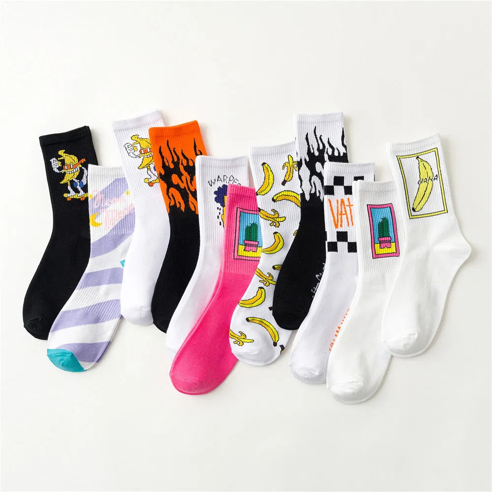 Pair of men's mid-calf cotton sports socks in orange or white, medium thickness for autumn