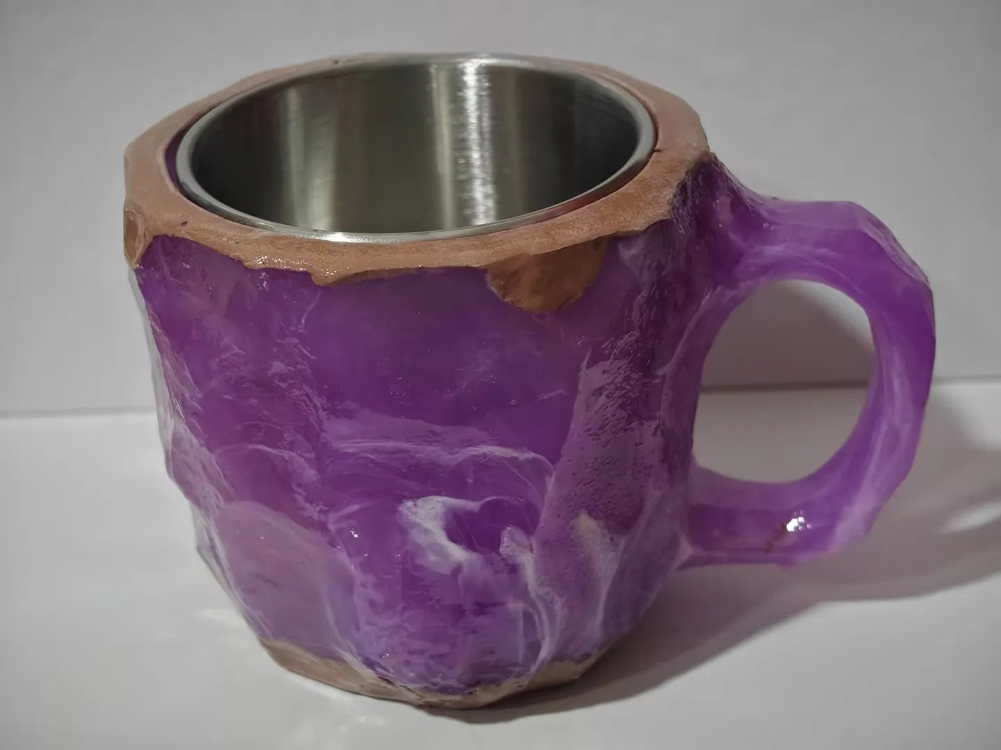 400ml resin mineral crystal coffee mug with handle in assorted colours including purple, blue, and pink.