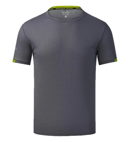 Man wearing a solid colour ice silk quick-drying short sleeve sports shirt