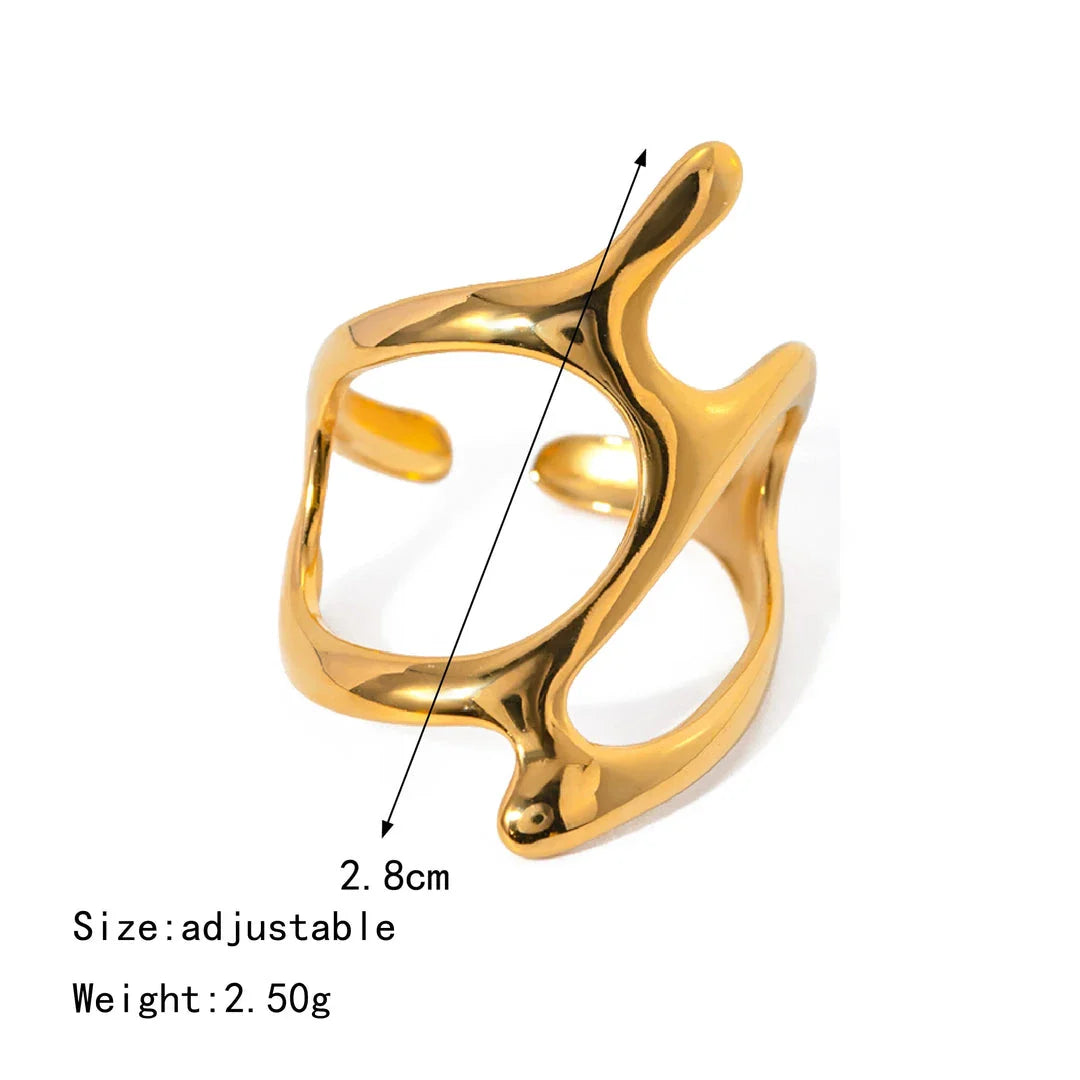 Chic stainless steel ring with an irregular geometry design and 18K PVD gold plating