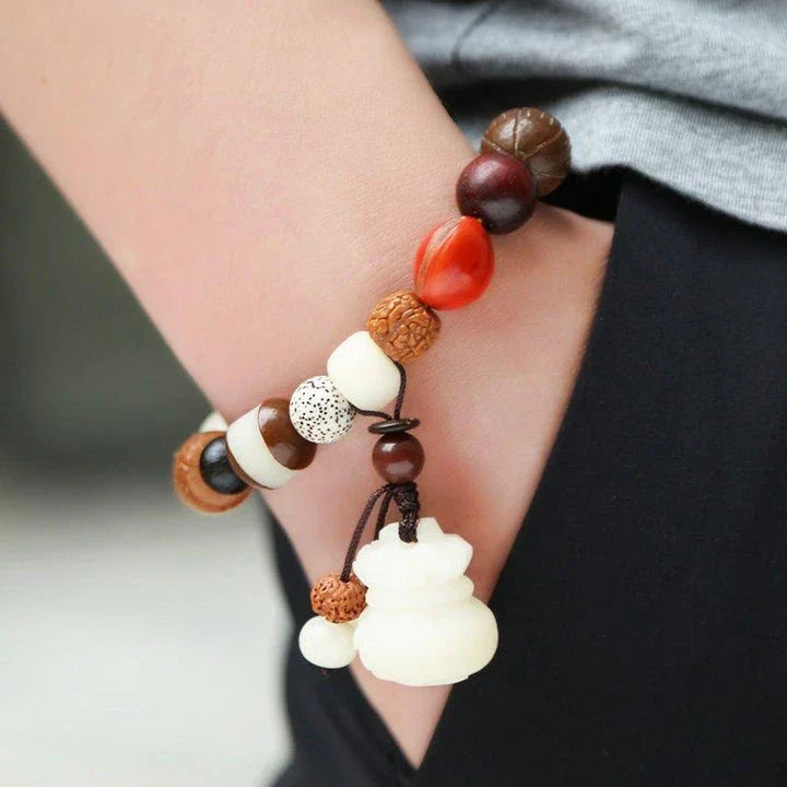 Natural Buddha Beads Bodhi Seed Bracelet in good luck color, featuring a minimalist geometric design crafted from premium-quality bodhi seeds
