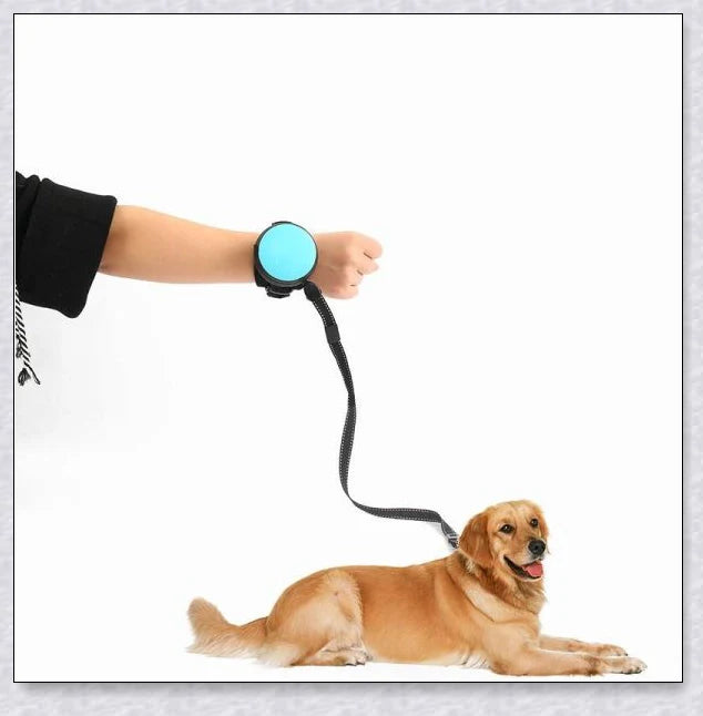 Hands Retractable Dog Leash with adjustable wrist strap and 3M reflective strip for visibility and hands-free control