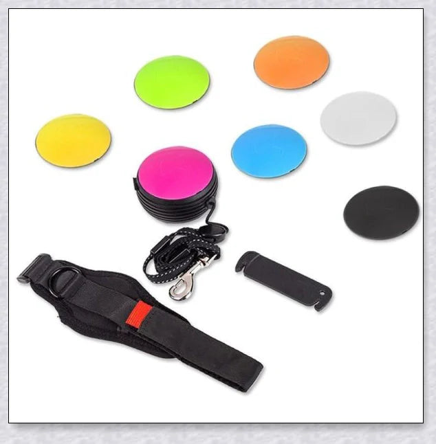 Hands Retractable Dog Leash with adjustable wrist strap and 3M reflective strip for visibility and hands-free control