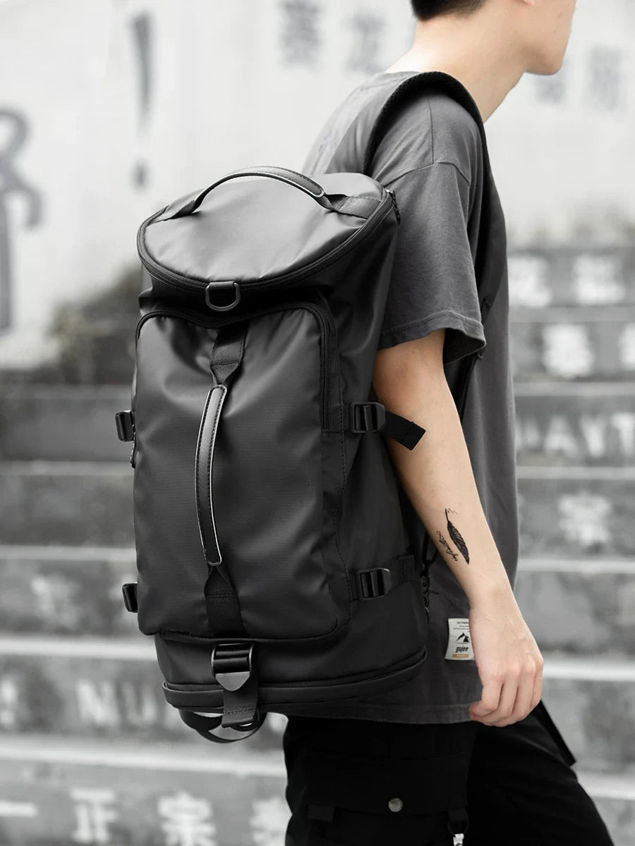 A high-capacity backpack made of durable Oxford cloth, perfect for adventurous travels and everyday use.