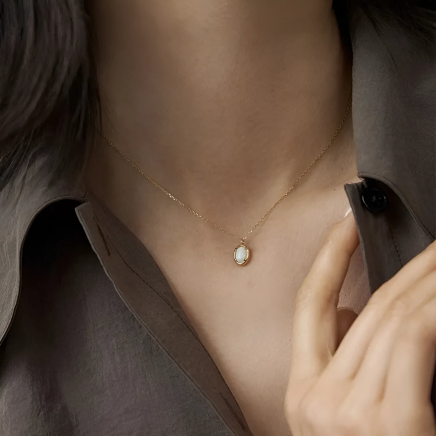 Oval jelly opal pendant necklace in 925 silver with gold or white gold plating