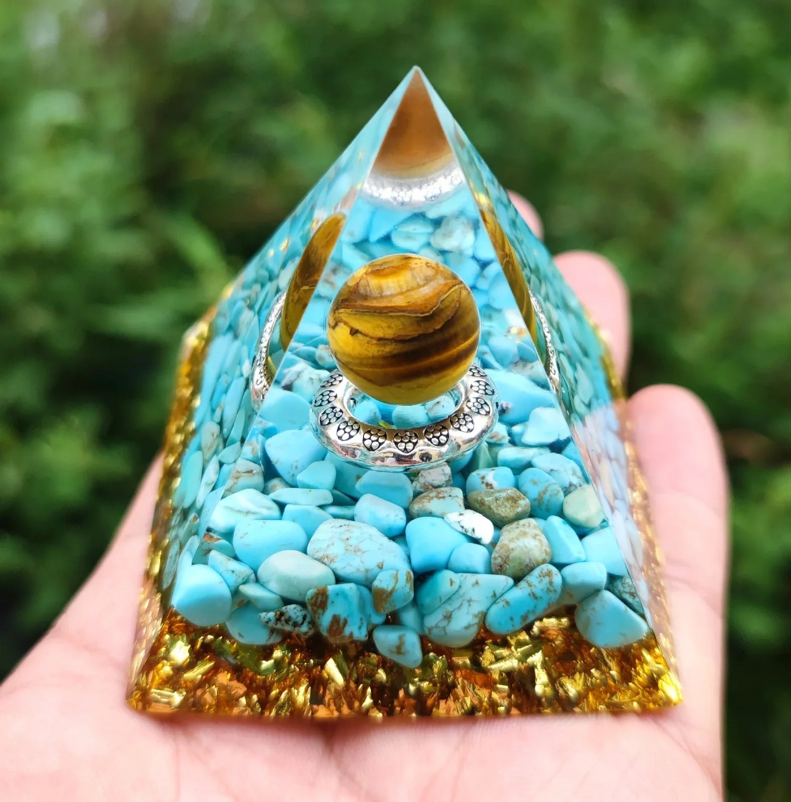 Crystal ball gravel pyramid resin artwork with 6cm diameter and 50mm base