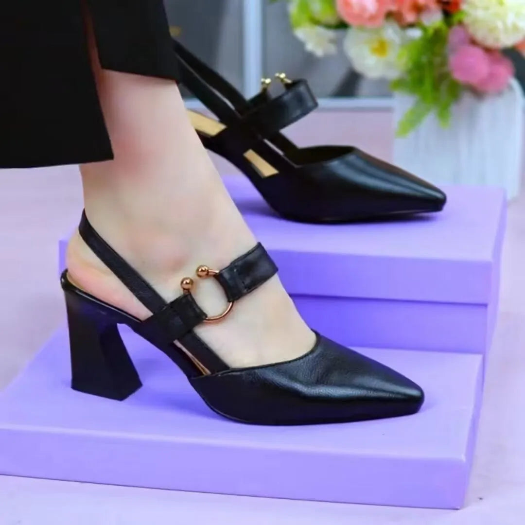 Women's closed toe sandals with chunky heel in pigskin leather, available in black, milky white, and apricot