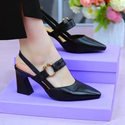 Women's closed toe sandals with chunky heel in pigskin leather, available in black, milky white, and apricot