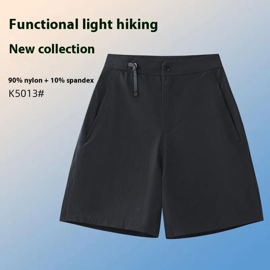 Men's khaki sports shorts with elastic waistband and 3D cutting for quick-drying during running and climbing activities