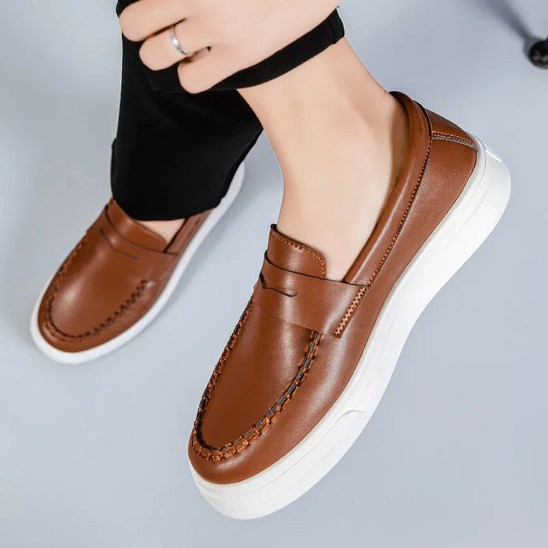 Men's British style casual shoes with round toe and slip-on design in PU leather