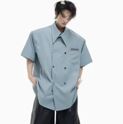 Men's loose fit short-sleeved shirt in blue with lapel collar and button decoration