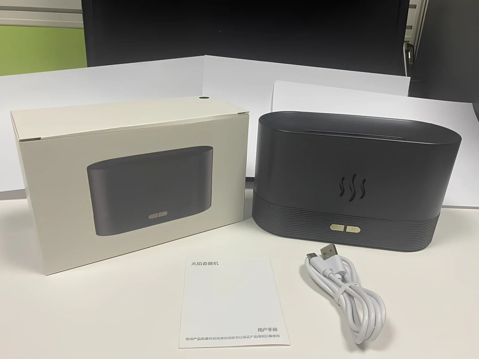 USB ultrasonic flame humidifier with colour-changing LED flame effect and mist output