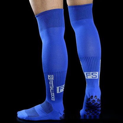 Anti-slip dispensing knee-length football socks in polyester, available in ten colours including black, white, red, and blue.