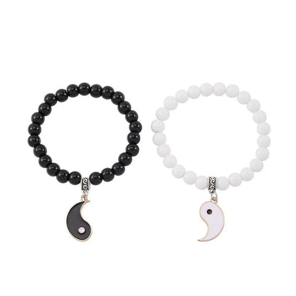 Geometric eight-diagram alloy bracelet with electroplated finish for unisex fashion wear