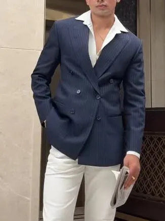 Men's double-breasted blazer with striped pattern, regular-length top, and double-breasted front fastening