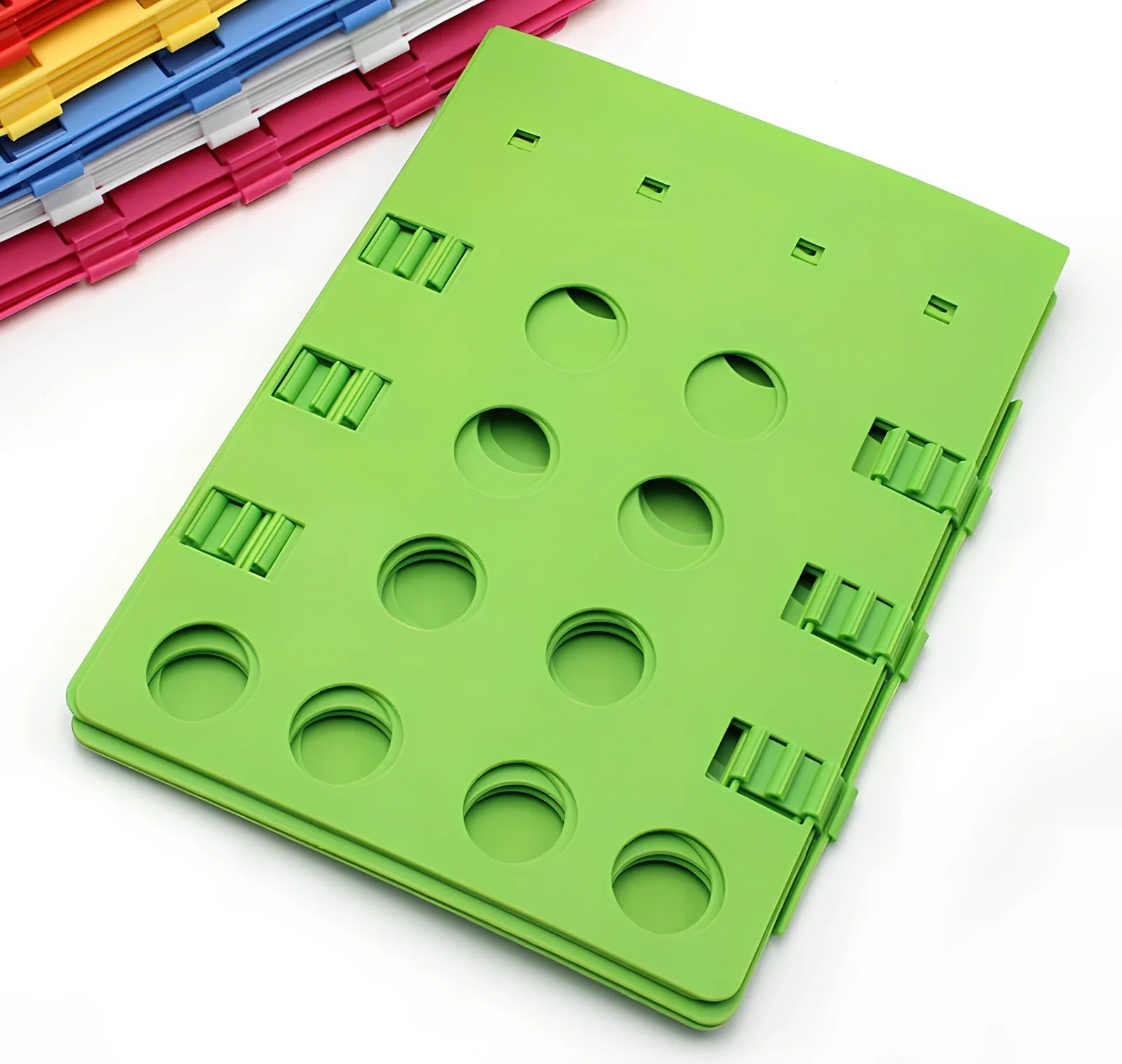 Adjustable clothes folding board showing 40x48cm and 68x57cm sizes with PP+PE construction