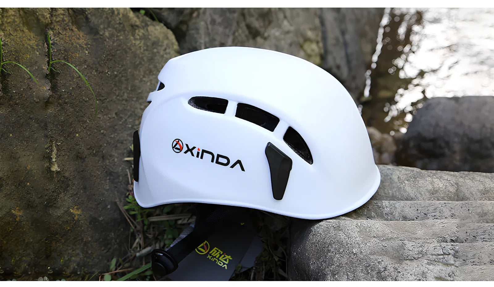 Blue adjustable outdoor helmet with ABS+PC shell and 52-62cm fit for climbing and rescue