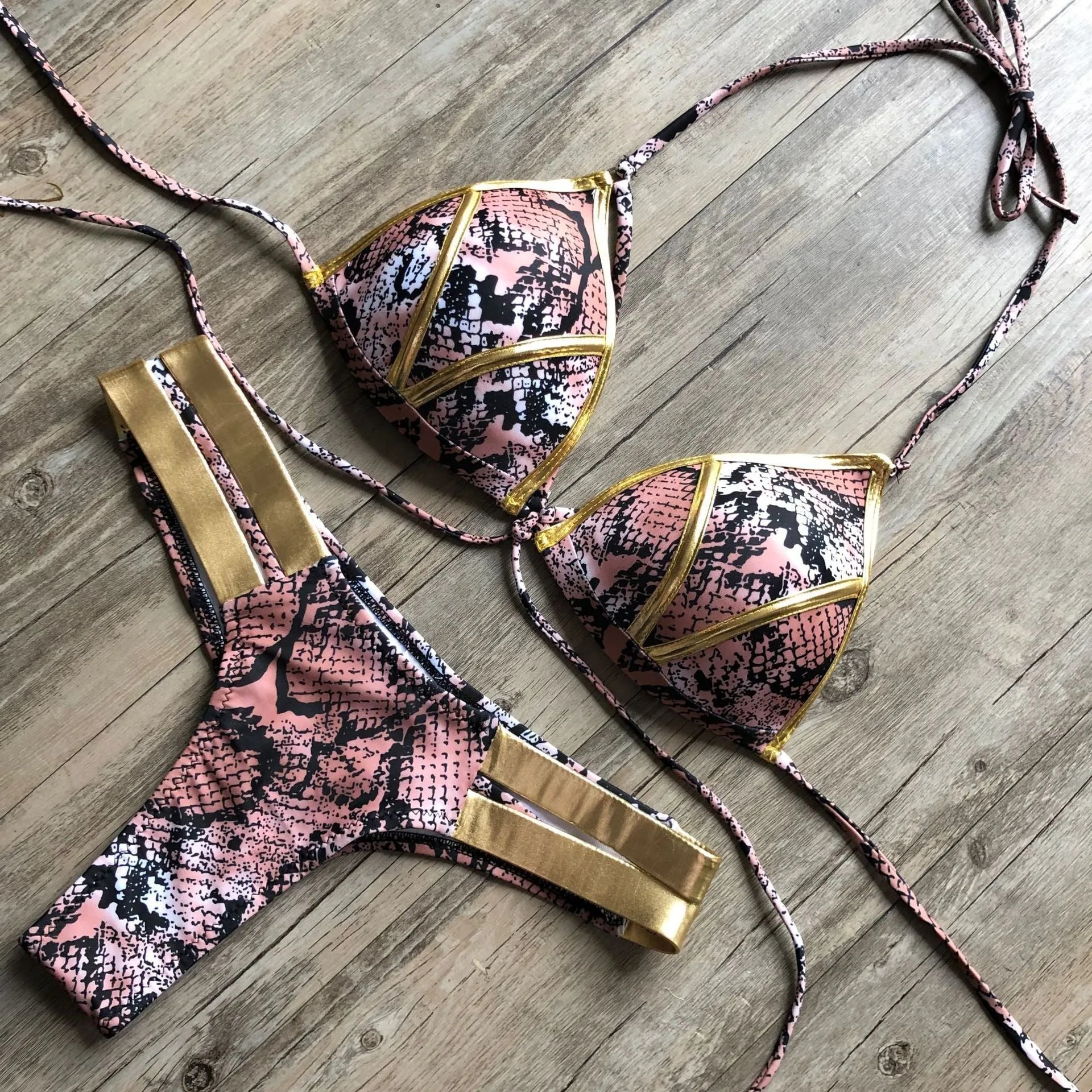 Women's bronzing bikini swimwear in nylon with cotton lining and chest pads