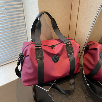 Waterproof Oxford cloth travel bag with dry wet separation compartments in black colour option
