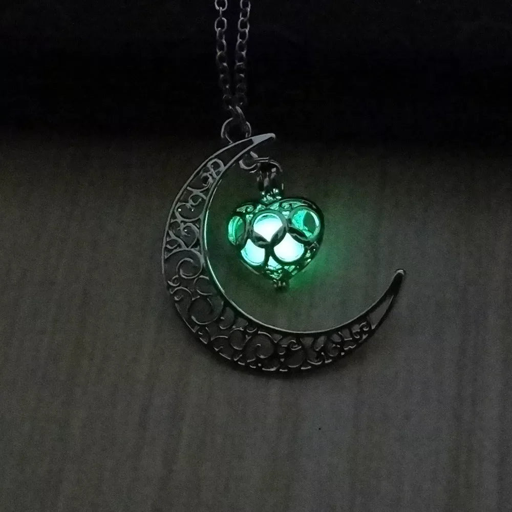 Silver-plated glowing pendant necklace with adjustable chain, luminescent feature