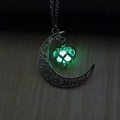 Silver-plated glowing pendant necklace with adjustable chain, luminescent feature