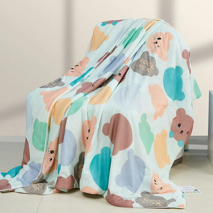 Ultra-soft, machine-washable cooling quilt made with breathable ice silk fabric for year-round comfort