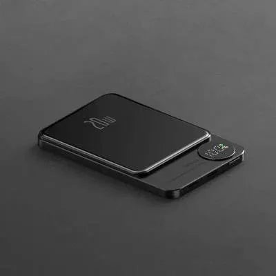 MagSafe magnetic wireless power bank in Cangling Green for iPhone 14, showing aluminium alloy case.