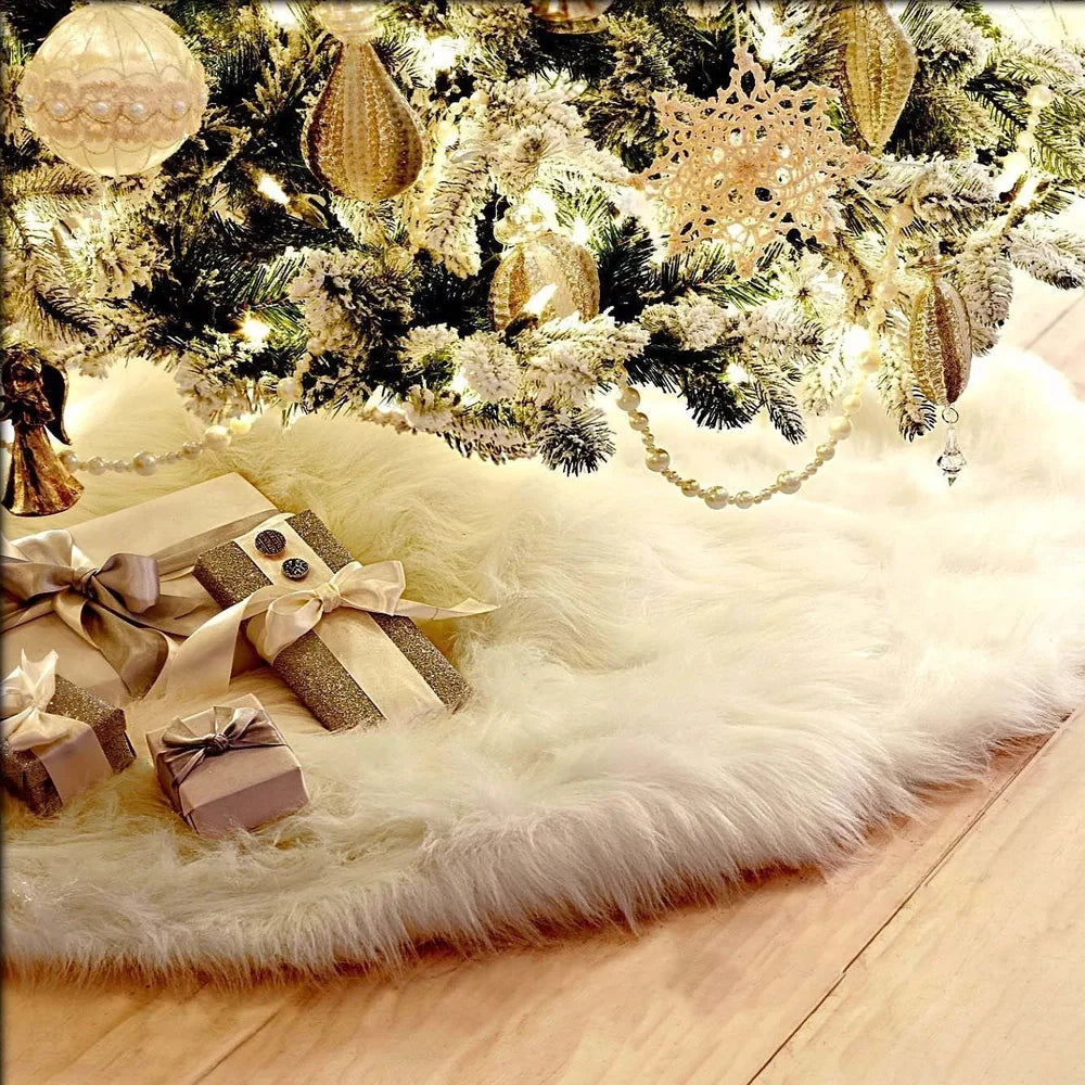 Pure white plush Christmas tree skirt in four sizes: 78cm, 90cm, 122cm, 150cm diameters