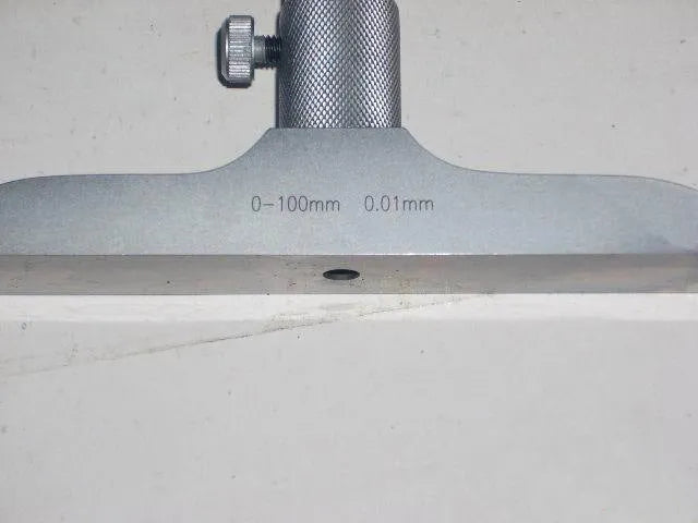 Depth micrometer measuring tool with 0-100 mm range and 0.01 micrometre resolution