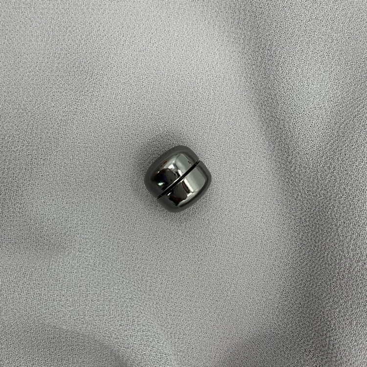 Malaysia Strong Scarf Buckle Macron Round Magnet in painted zinc alloy for secure scarf attachment