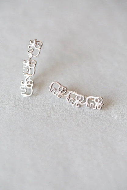 Elegant daisy stud earrings for women, featuring a captivating floral design in golden, silvery, and two-tone color options