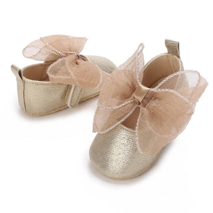 Girls' soft-soled toddler shoes with Velcro fastening in princess style, showing non-slip sole detail