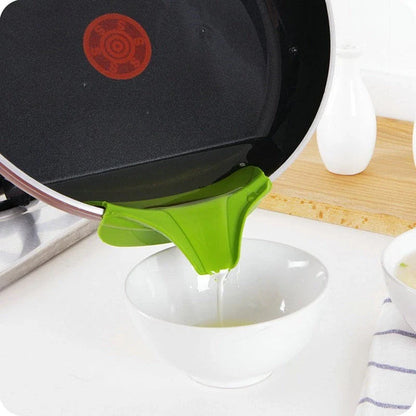 Silicone Soup Funnel - Flexible, Curved Design for Mess-Free Pouring in the Kitchen