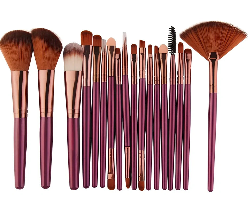 MAANGE 18-piece makeup brush set with fan-shaped tools and various brush heads