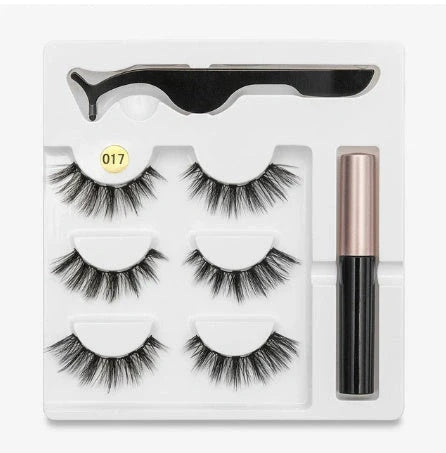 Magnetic false eyelashes for a voluminous, natural look without glue.