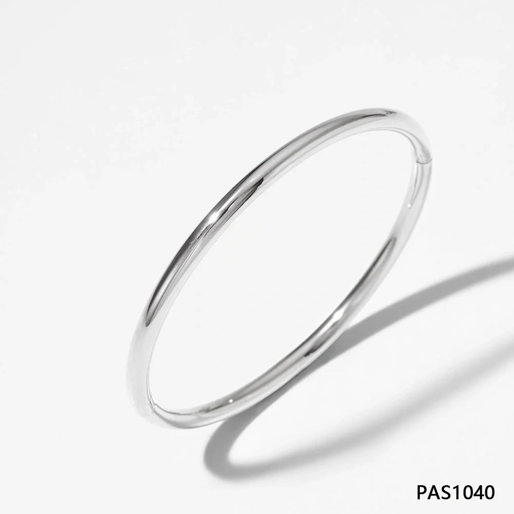 Elegant stainless steel electroplated women's bracelet with a simple design