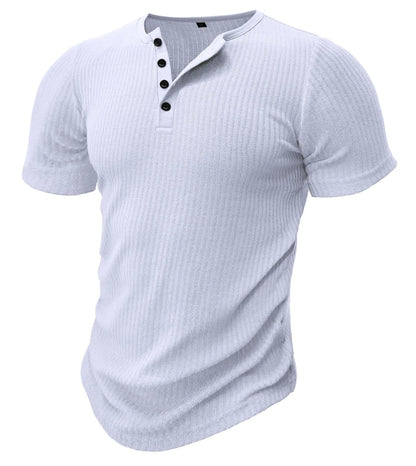 Slim-fitting solid colour sports T-shirt for men on a grey background.