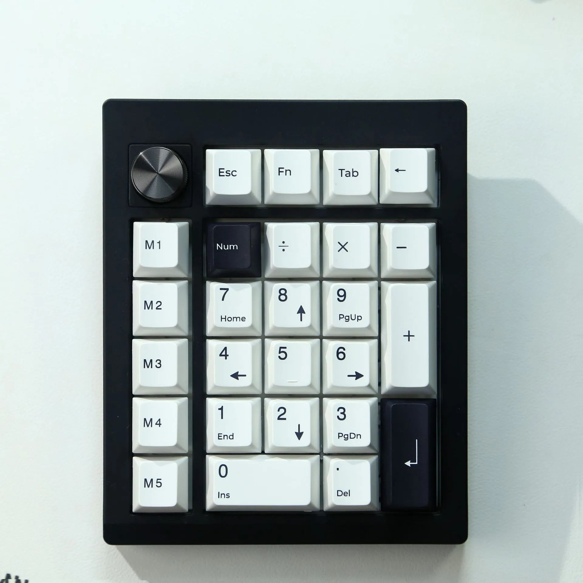 Wireless mechanical numeric keyboard in black or white with Bluetooth connectivity