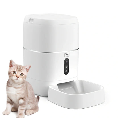 White ABS smart pet automatic feeder with video camera and 5kg food reservoir, dimensions 20.7cm base